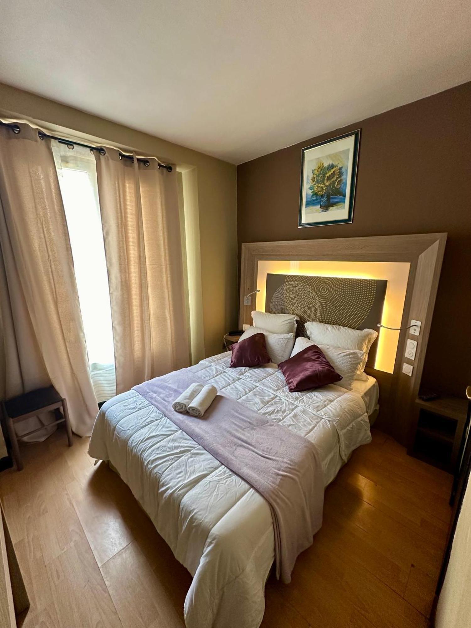 Hotel Victor Hugo Clamart Buitenkant foto