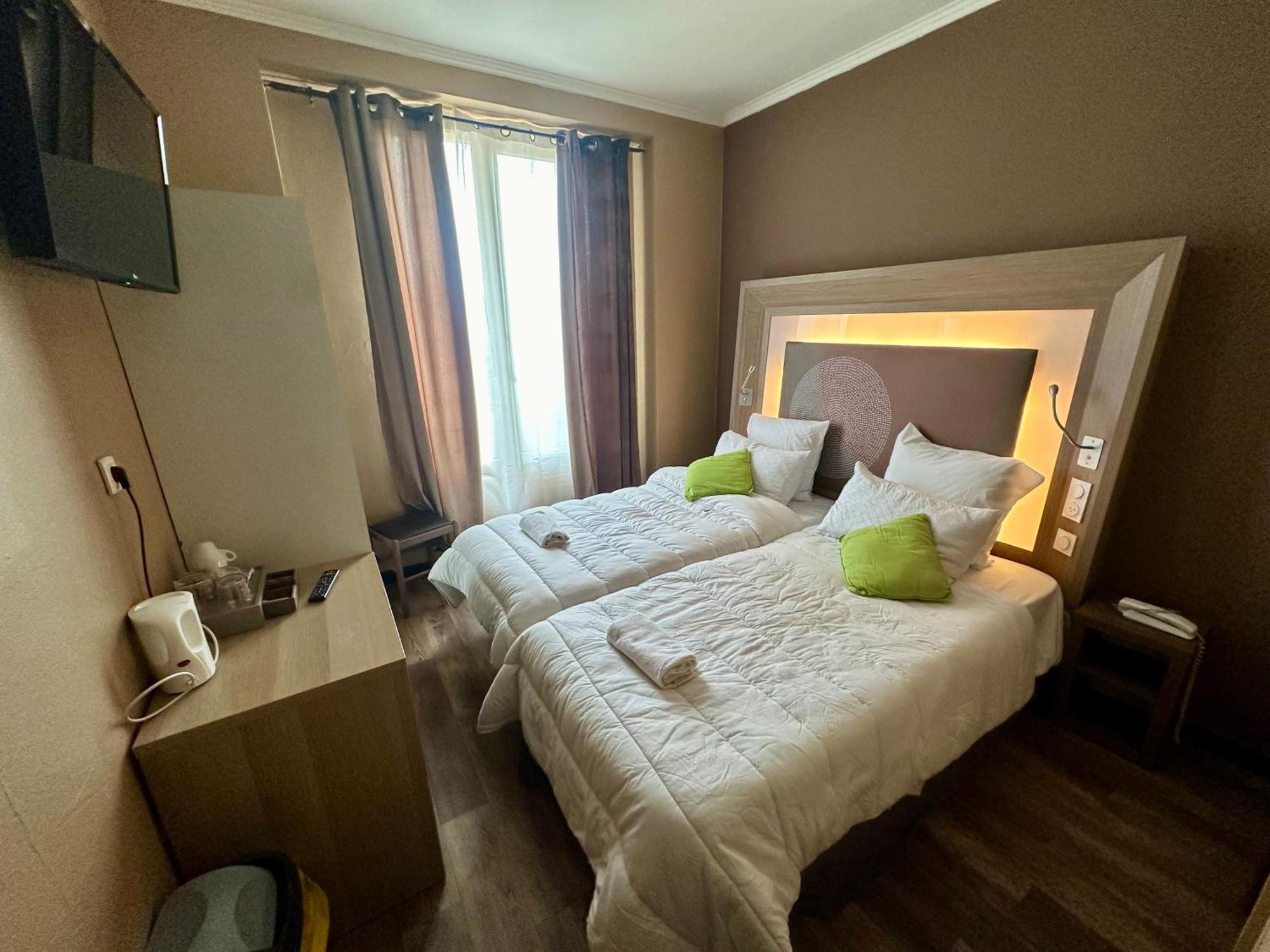 Hotel Victor Hugo Clamart Buitenkant foto