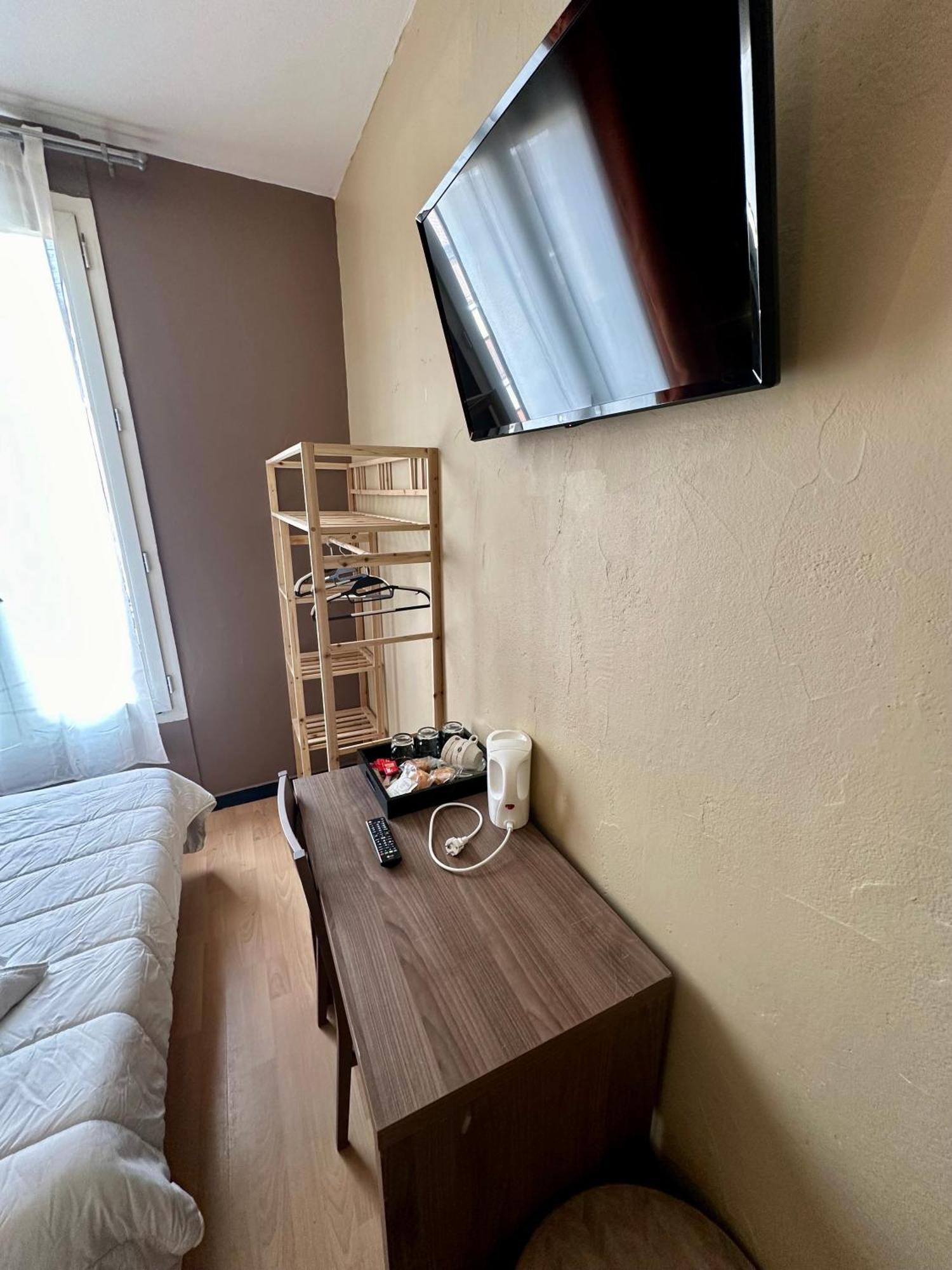Hotel Victor Hugo Clamart Buitenkant foto