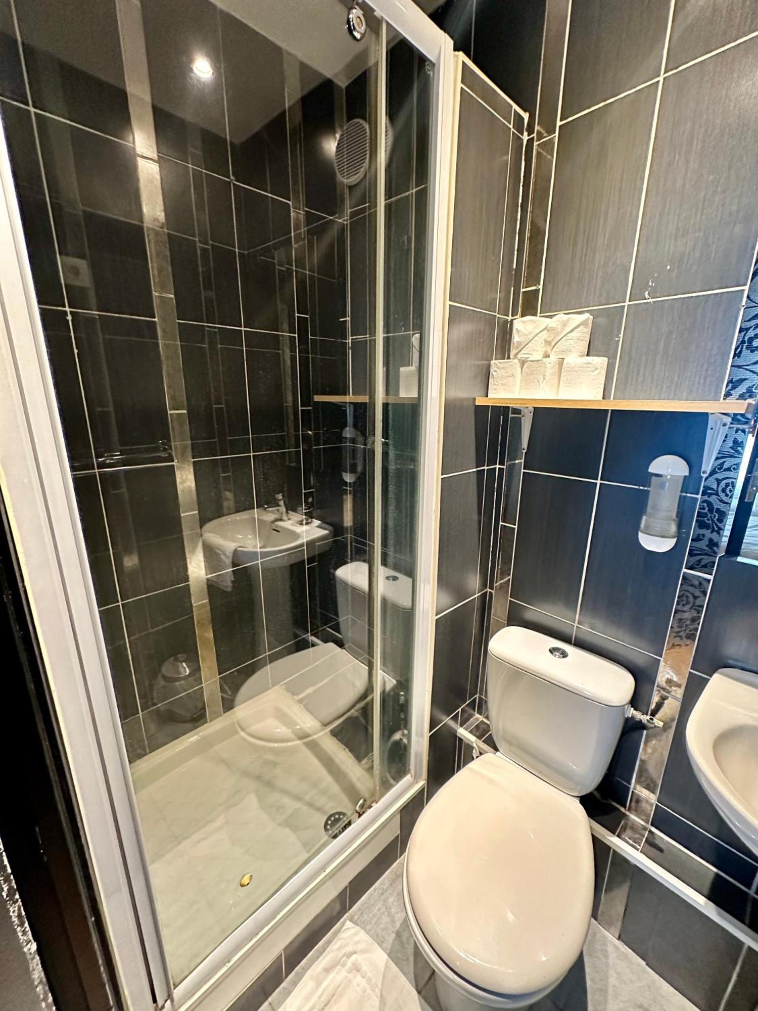 Hotel Victor Hugo Clamart Buitenkant foto