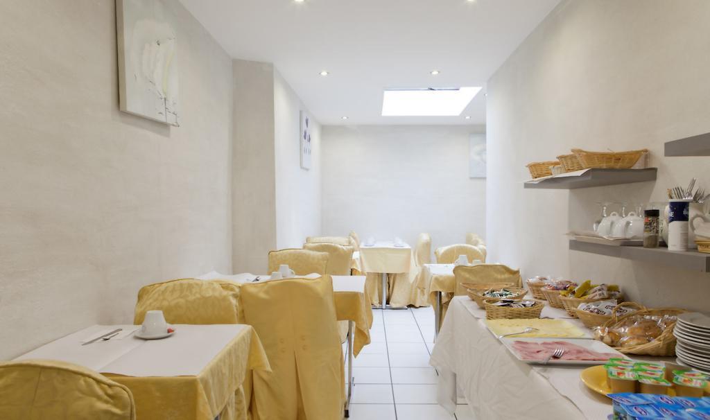 Hotel Victor Hugo Clamart Buitenkant foto